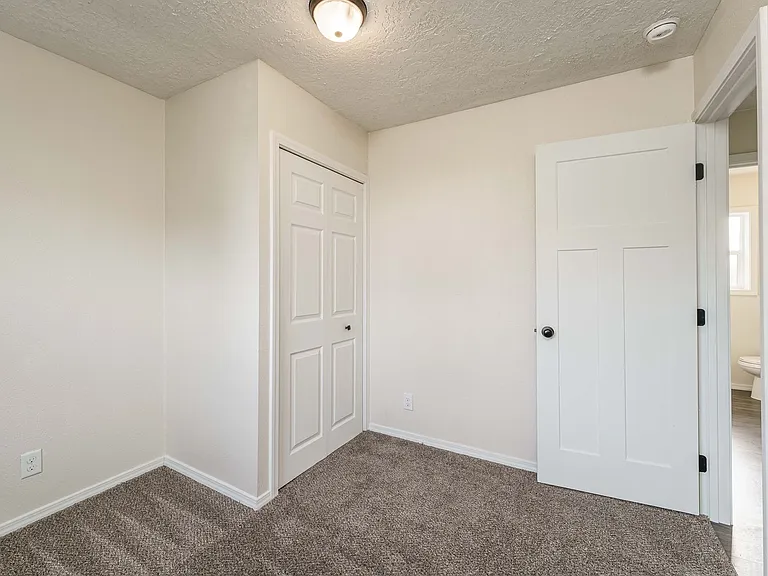 300 SE 100th Ave — Photo 12