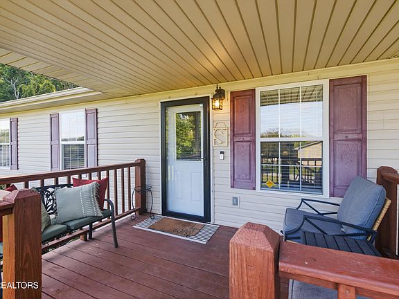 4th image of 225 Freda Dale Cir