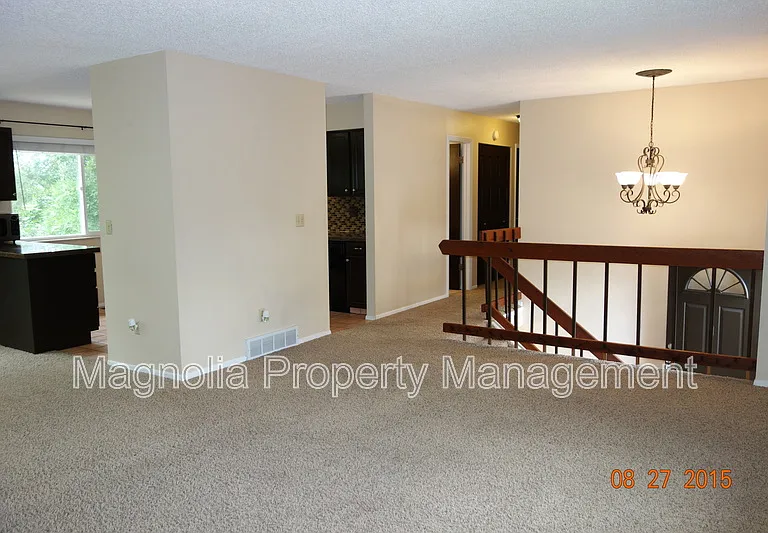 1185 Applewood Dr — Photo 3