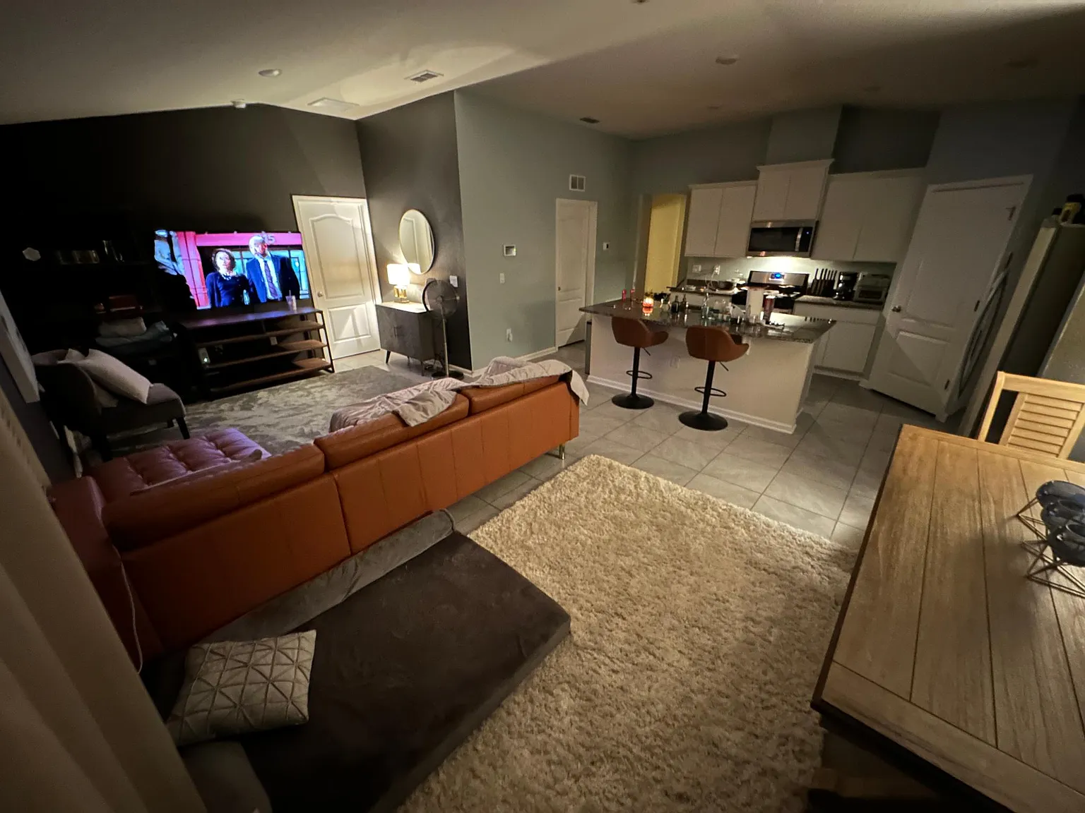 4 bed, 1490 sqft, $2,100 — Photo 3