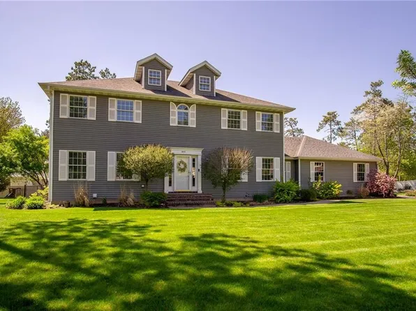 3910 Scotch Pine Court, Eau Claire, WI 54701