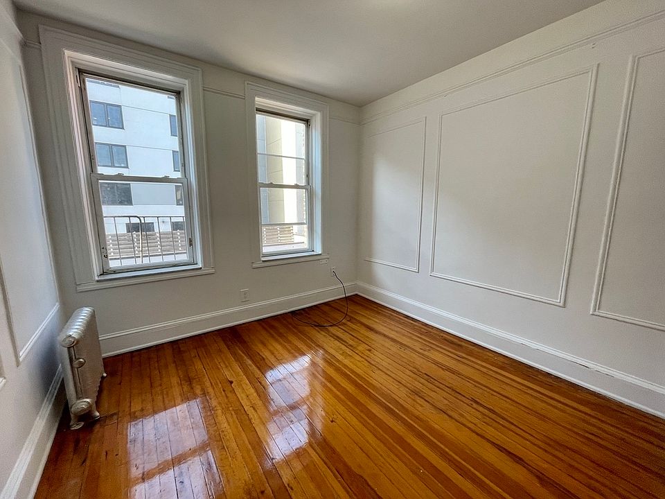 1st image of 31-50 32nd St #3