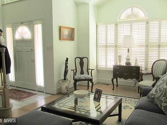 3rd image of 209 Old English Oak Ct