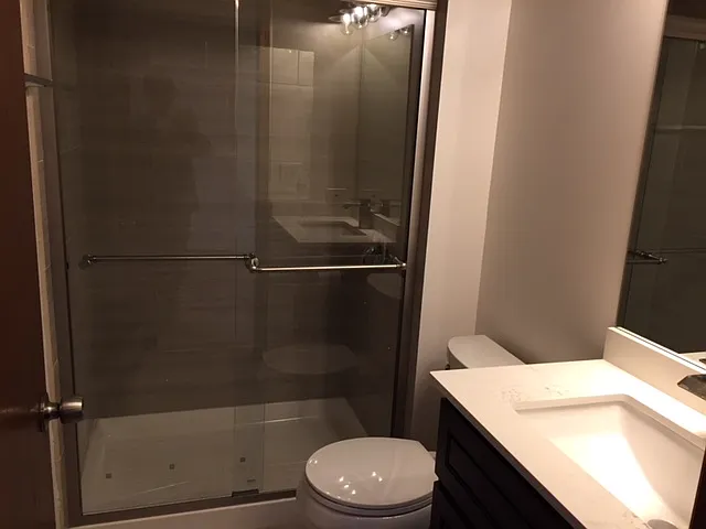 739 S Claremont Ave — Photo 13