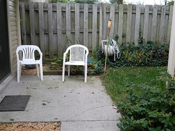 3rd image of 485 Fox Harbour Dr