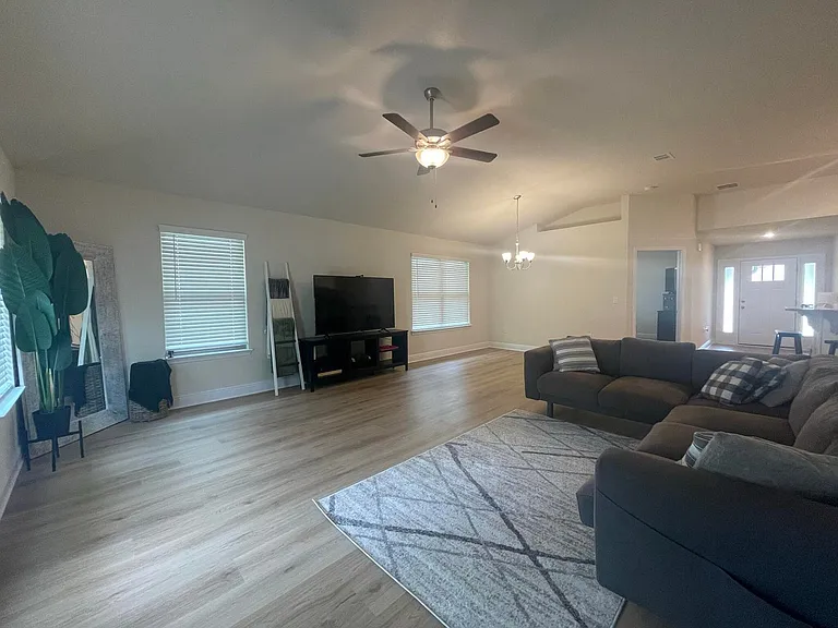 124 Ridgeway Cir — Photo 7