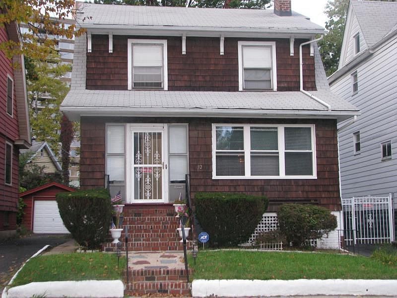 1st image of 32 Wayne Ave