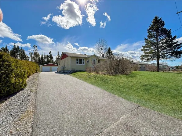 42 Churchland Rd, Saint John, NB E2N 1T8