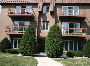 9616 S Karlov Ave, Oak Lawn, IL 60453
