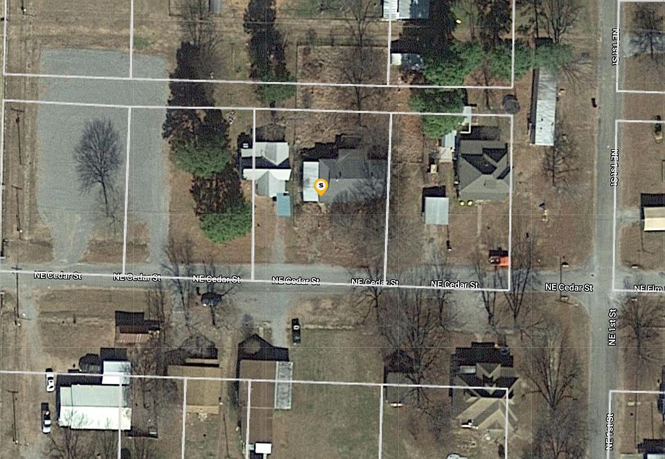 1st image of 107 NE Cedar St