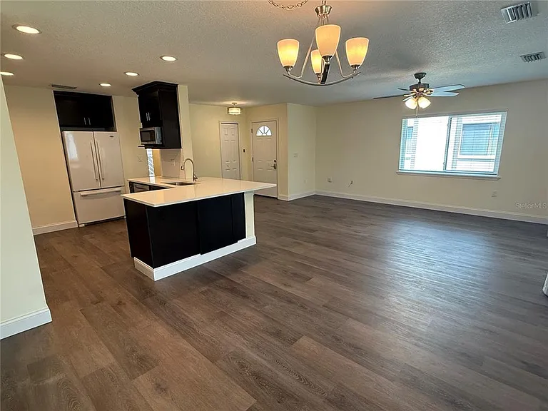 514 Longfellow Ct #C — Photo 11