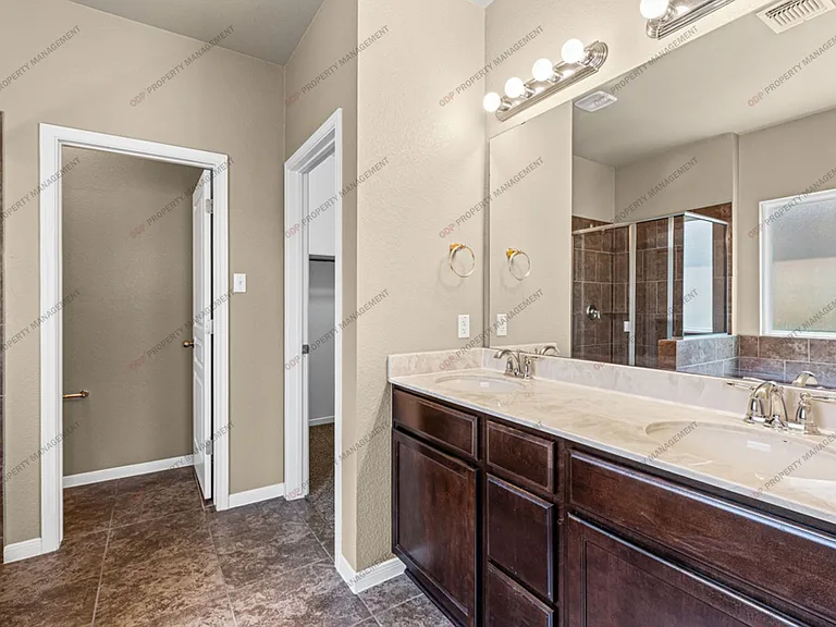 5607 Blackstone Dr — Photo 23