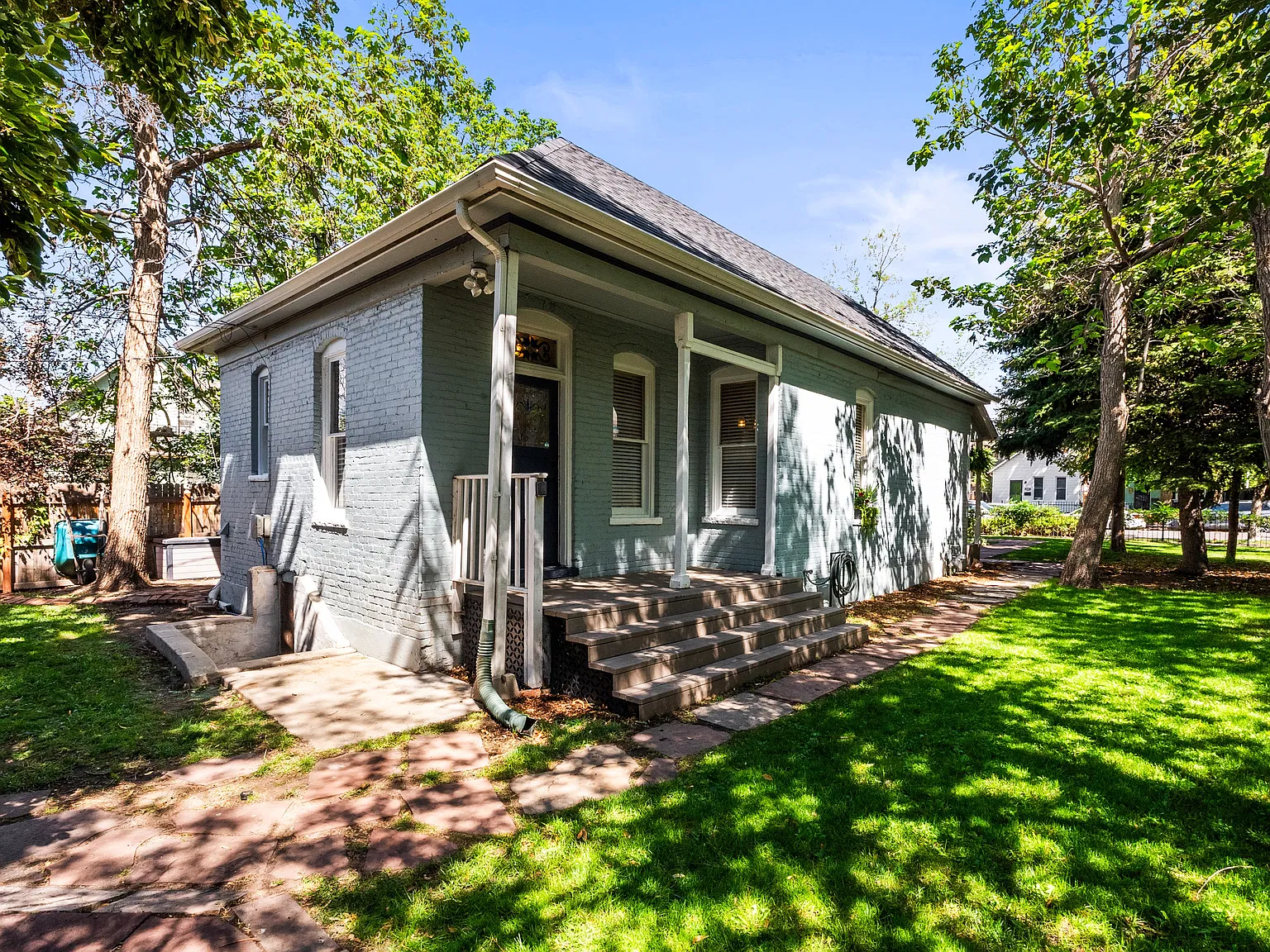 2239 N Clarkson St — Photo 2