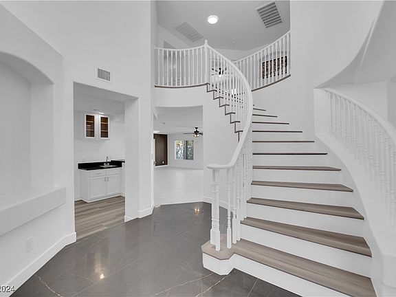 3rd image of 3686 Ferndale Cove Dr