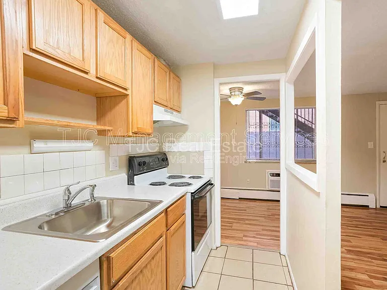 27 S Sherman St #101 — Photo 6
