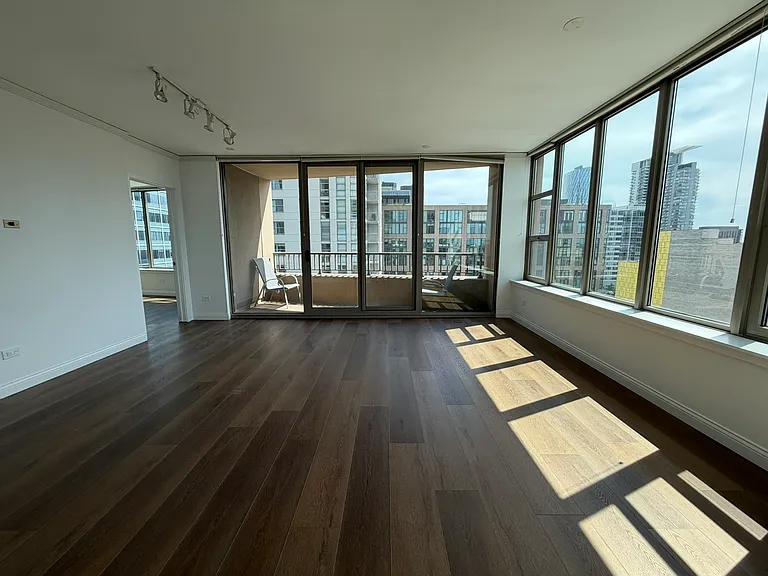 200 N Jefferson St #1101 — Photo 5