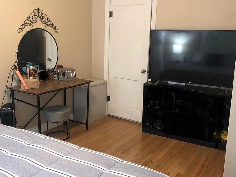 Upstairs Main bedroom