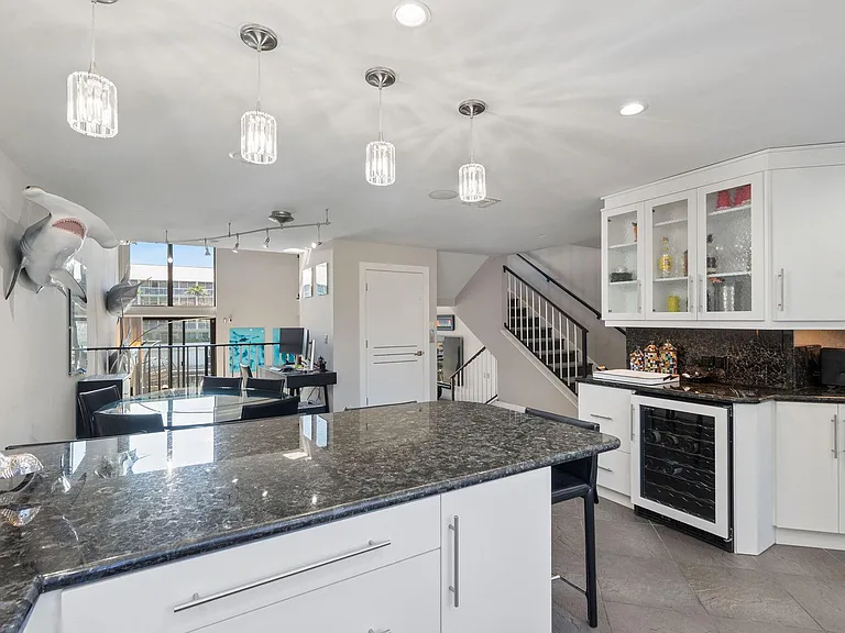 16 Portside Dr #16C — Photo 59