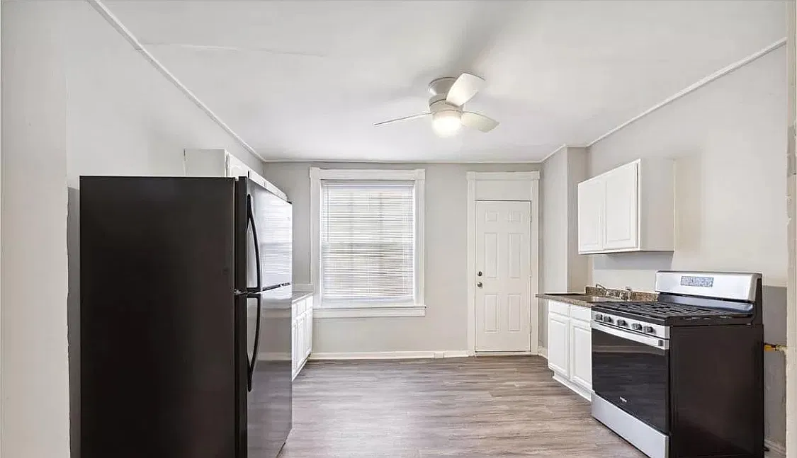 3 bed, 1260 sqft, $1,950 — Photo 2