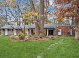 820 Starlight Cir, Atlanta, GA 30342