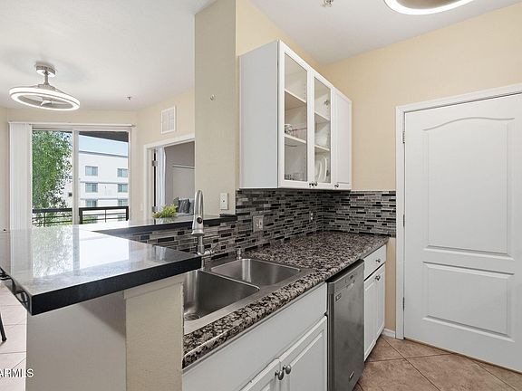 5th image of 1701 E COLTER Street #303