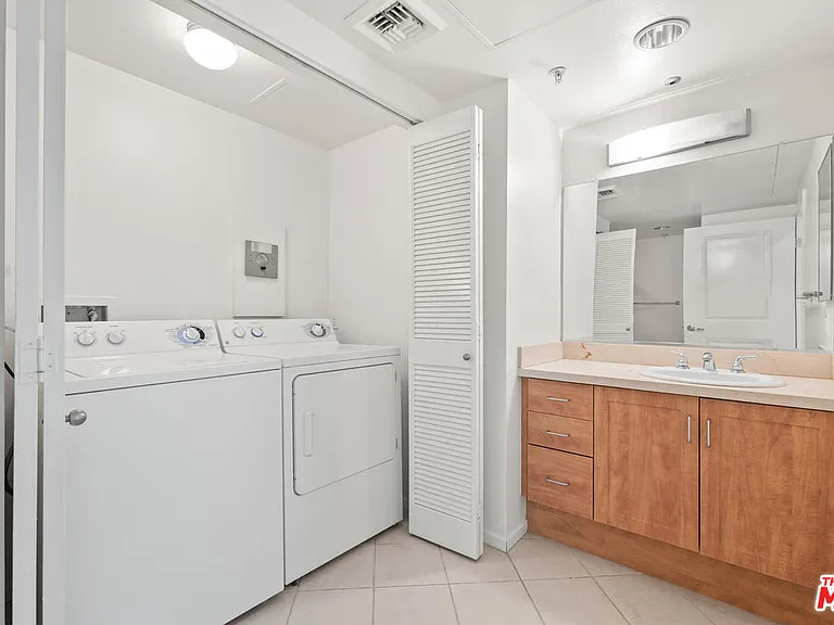 267 S San Pedro St #211 — Photo 29