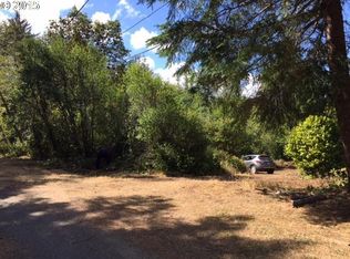 62964 Cicada Ln, Coos Bay, OR 97420