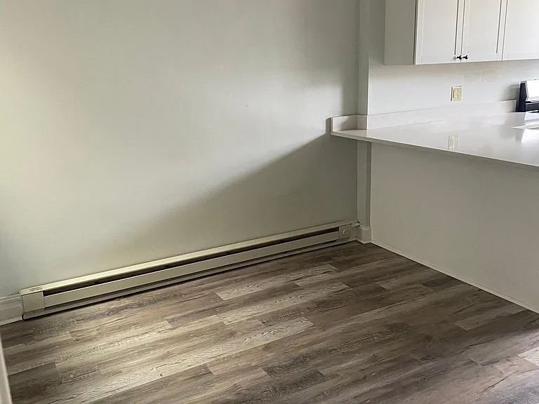 564 Lincoln Ave #2 — Photo 6