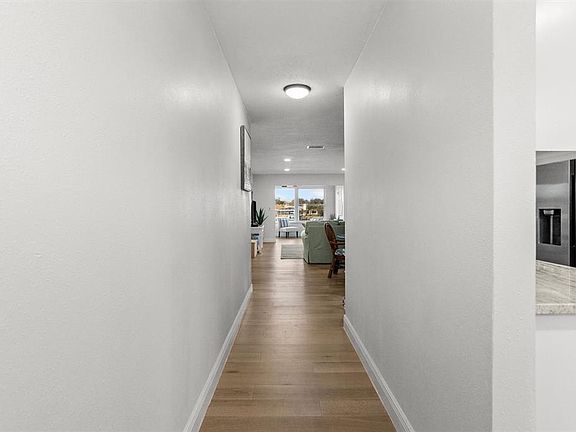 4th image of 5955 30TH AVENUE S #202