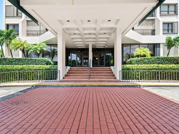 5600 N Flagler Drive #2202, West Palm Beach, FL 33407