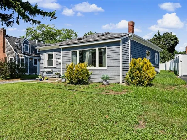 26 Bowden Ave, Barrington, RI 02806