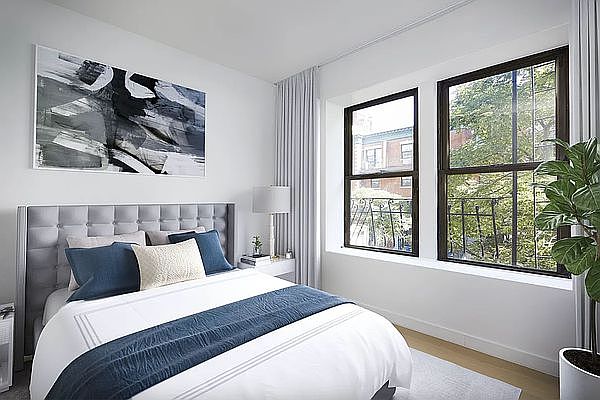 2nd image of 634 11th St APT 26