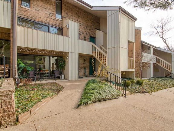 2nd image of 664 Coeur De Royale Dr APT C