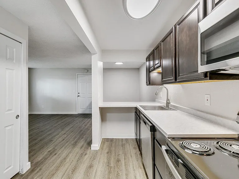 Westport Apartments — Photo 50
