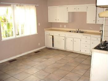 5th image of 5062 E Oslin Ave