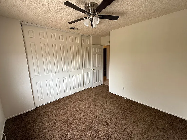 15191 Farmington Ct — Photo 6