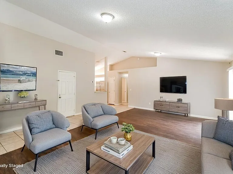 10725 Meadowlea Dr — Photo 5