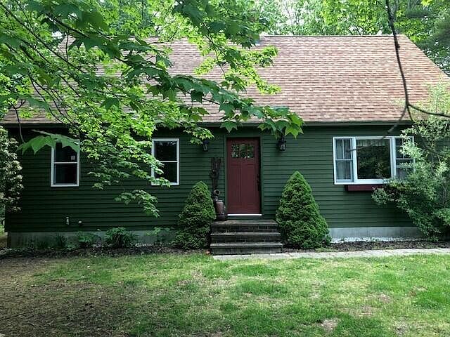 1st image of 5 Dubois Dr