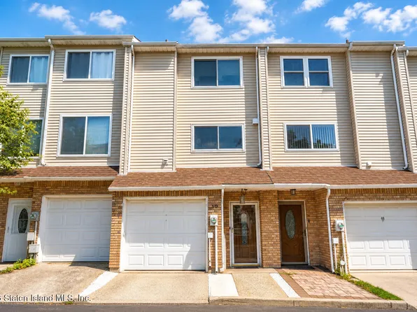 50 Ashley Ln, Staten Island, NY 10309