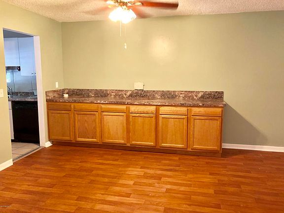 5th image of 1217 The Grove Rd