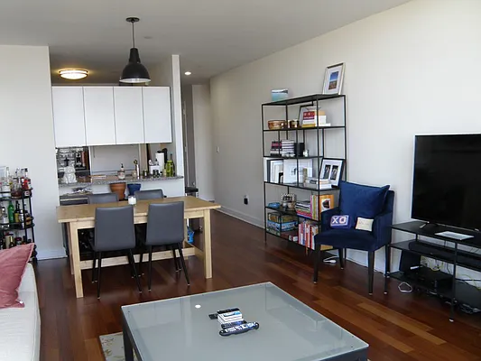 Rented by Level Group | media 28