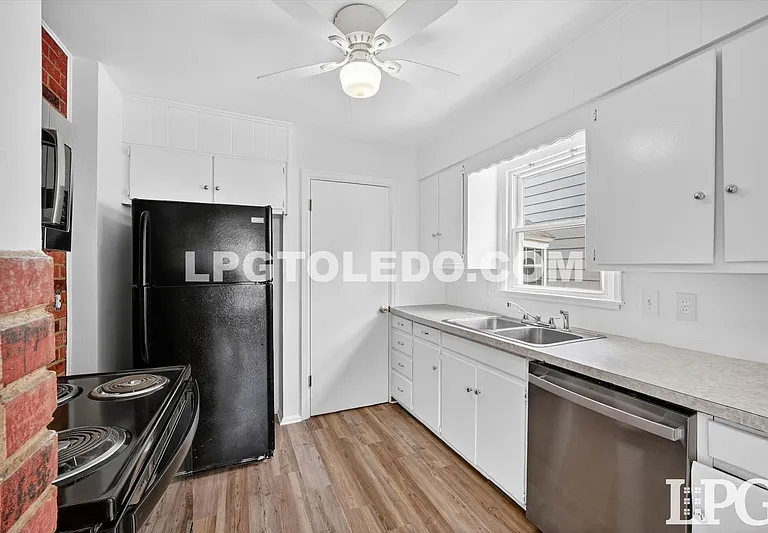 4406 Asbury Dr — Photo 12