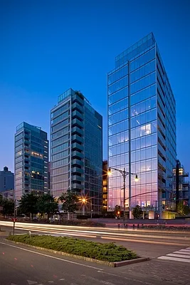 Rented by Compass | media 25