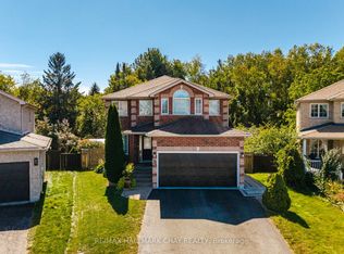 31 McKenzie Cres, Barrie, ON L4N 0A9