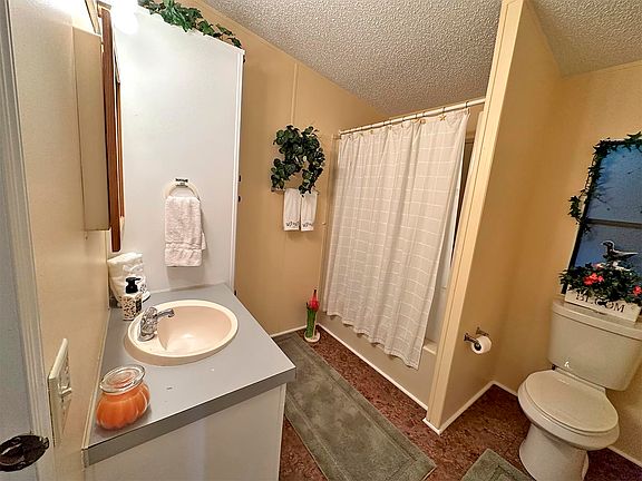 5th image of 3966 Clubside Way #483