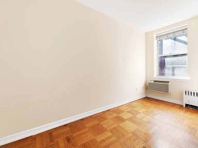335 E 54th St #5F — Photo 4