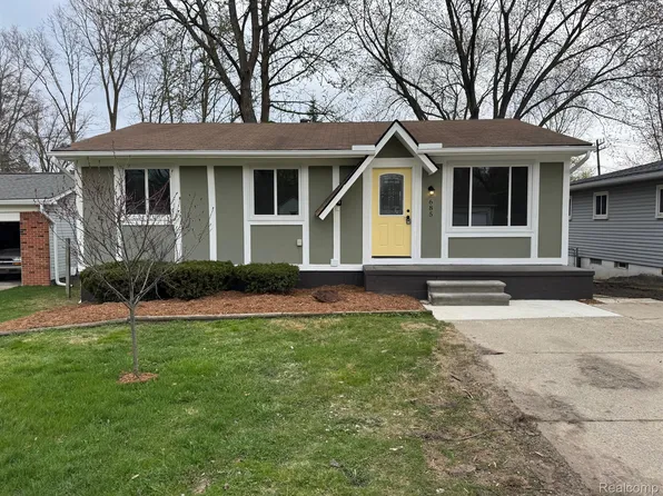 685 Ledyard St, Waterford, MI 48328