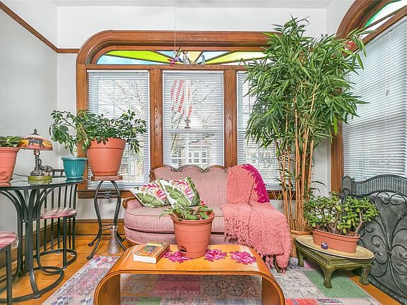3rd image of 8415 Penelope Ave