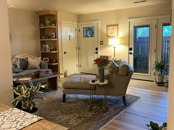 5801 Lowell St NE APT 3B, Albuquerque, NM 87111