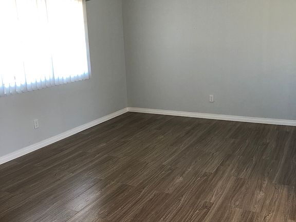 2nd image of 7931 N Clybourn Ave